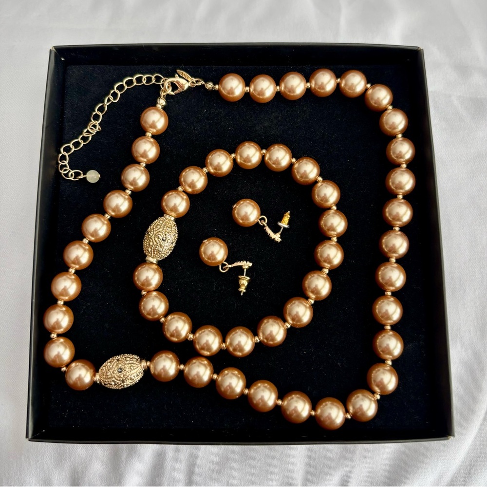 Champagne Faux Pearl Jewelry Set Necklace Bracelet Earrings - Picture 8 of 8